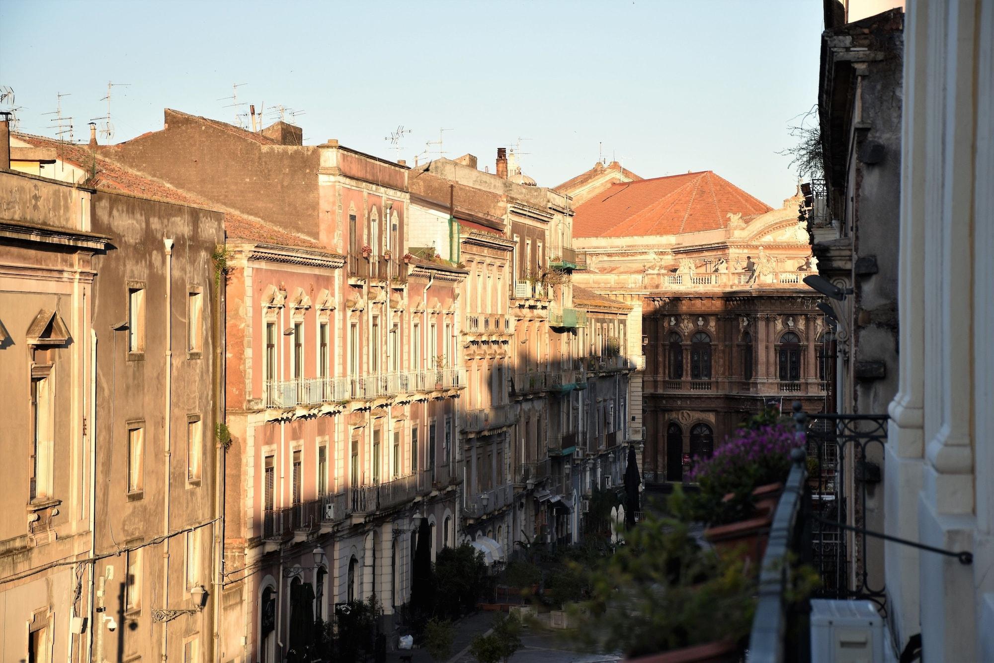 B&B Al Teatro Massimo CTA Exterior foto